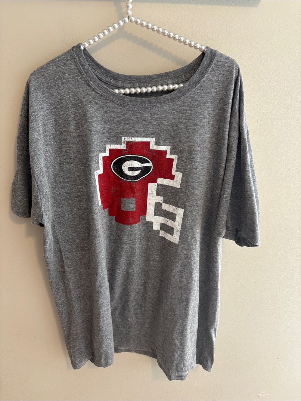 NEW Georgia Bulldogs T Shirt 2XL Gray Pixel 8-Bit Football Helmet NCAA UGA Tee